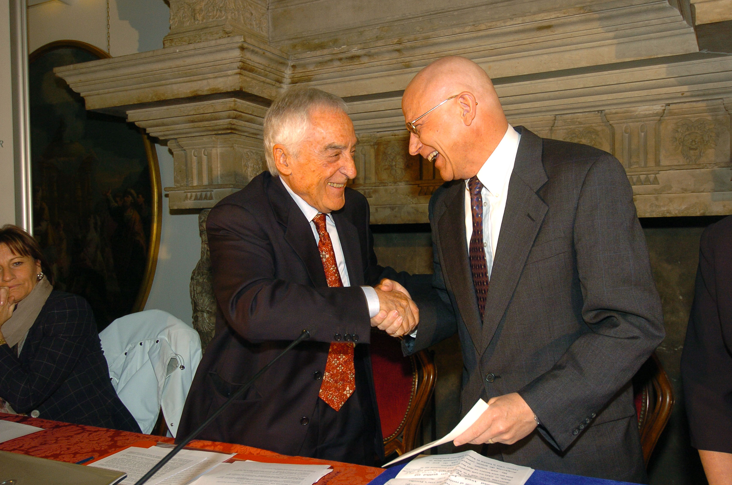 PREMIO PEZCOLLER 2004